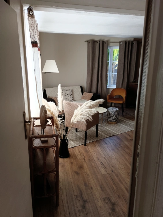 Le salon vu de l'entrée